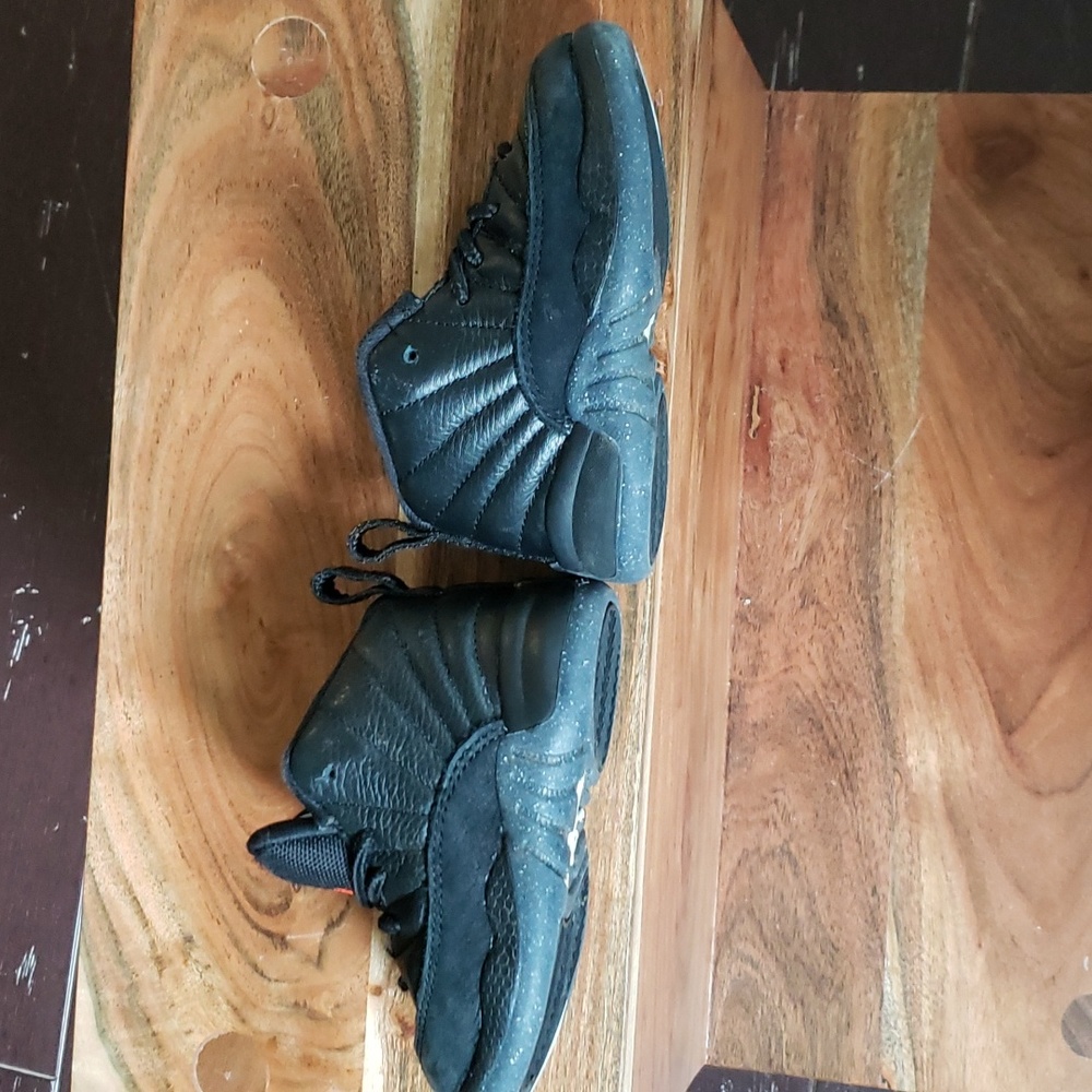 Nike Air Jordan #23 black leather shoes.  Pre-owned.   Size 6C.